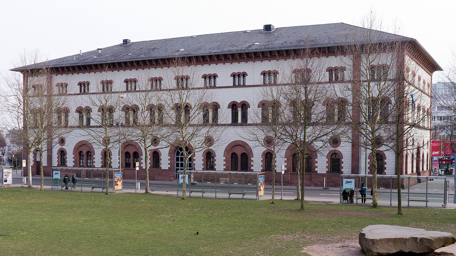 Außenansicht der Fruchthalle in Kaiserslautern